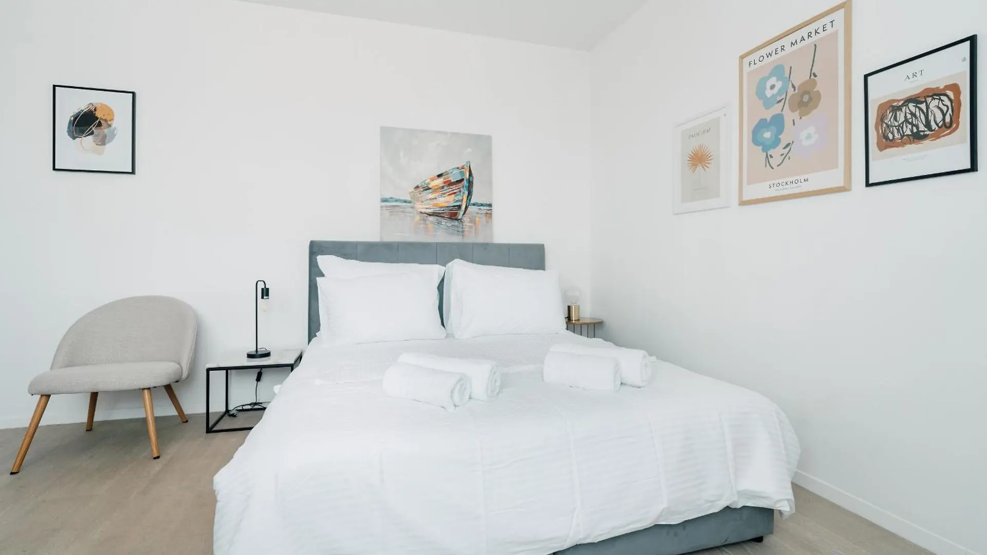 Kontakte von Luminous Living Studio